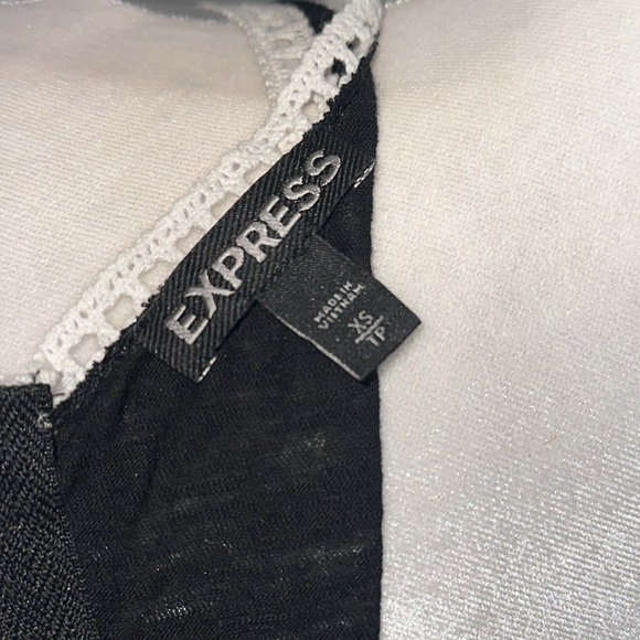 black & white sleeveless Express top size xs - Picture 3 of 4